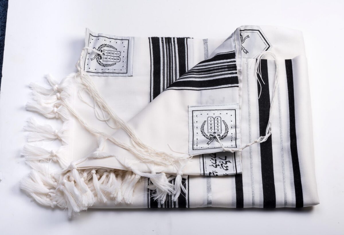 Aa Wool Black Silver Corners