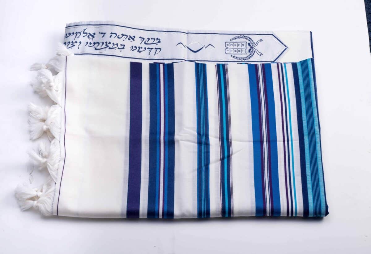 טלית בני אור – כחולה [טלית צבעונית]