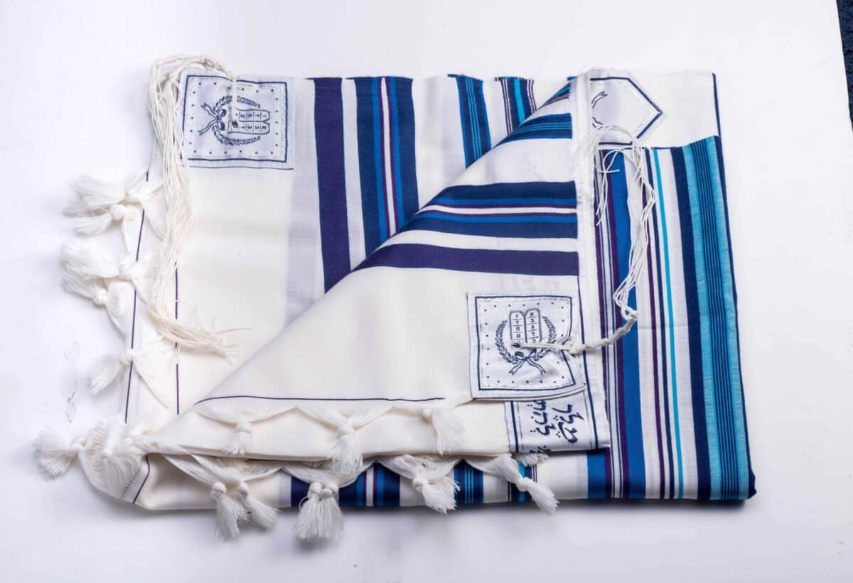 טלית בני אור – כחולה [טלית צבעונית]