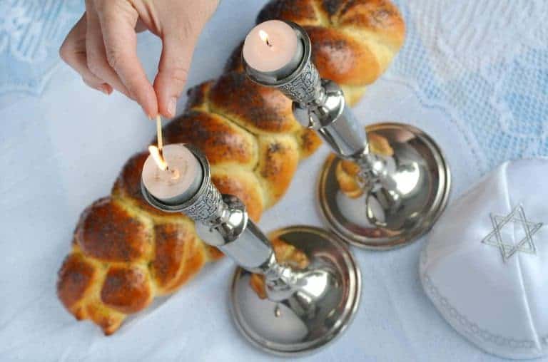 הפרשת חלה איך מדליקים נרות שבת? ומה מברכים על הדלקת נרות שבת? 5